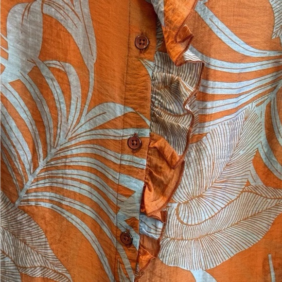 CABI sleeveless topical top - Picture 5 of 8